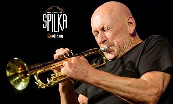 BLUE MONDAY v SPILKE - LACO DÉCZI