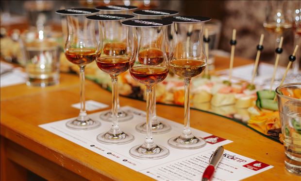 Riadená zážitková degustácia rumov v Seredi