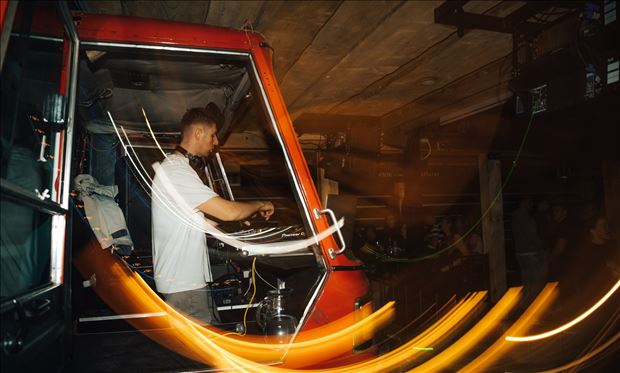 MAXIMUM PARTY – DJ VIRUS