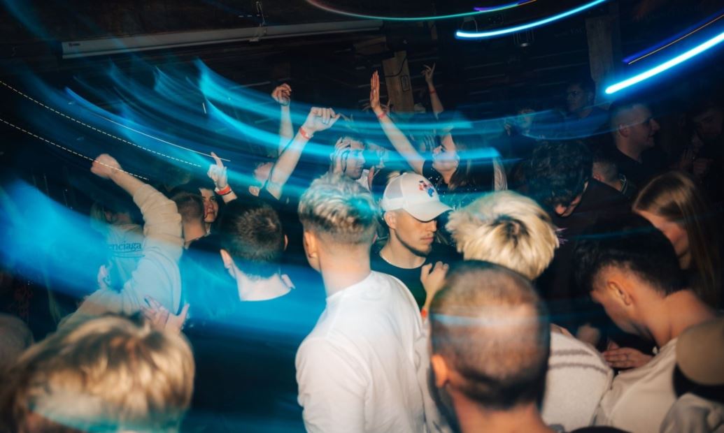 NEVER ENDING FUN – DJ TWISTER