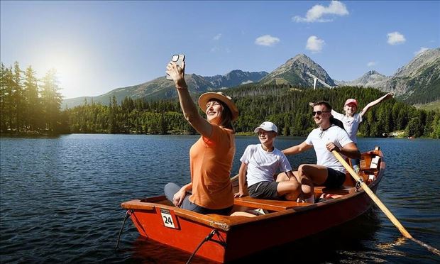 Člnkovanie na Štrbskom plese