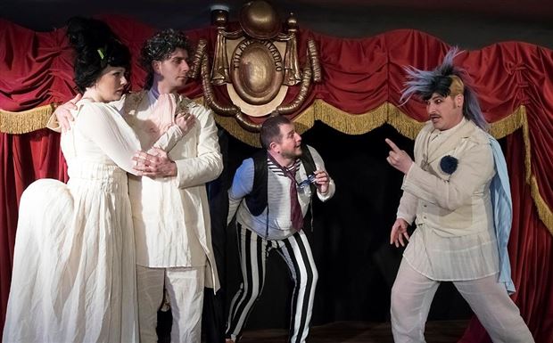 NonSENs NOCI SVATOJÁNSKEJ 	(Túlavé divadlo)