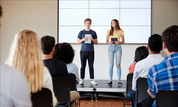 Chceš sa vedieť vyjadriť? Kurz praktickej rétoriky pre študentov / Košice