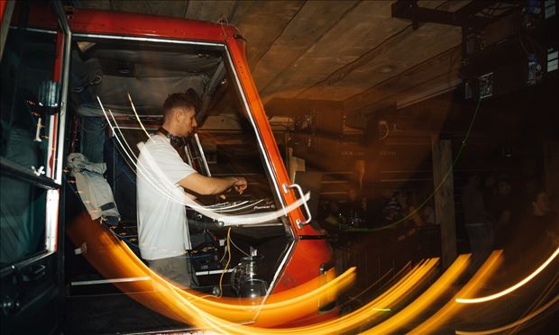 AFROBEATS & CLUB HOUSE - DJ VIRUS