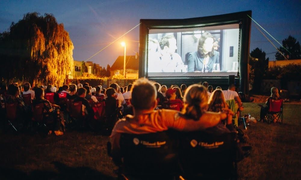 Túlavé kino - Superpes Charlie