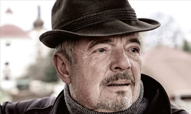 Zdeněk Vřešťál hrá Nerez v Gitarovom Múzeu/ Piešťany (hosť. Irgl)