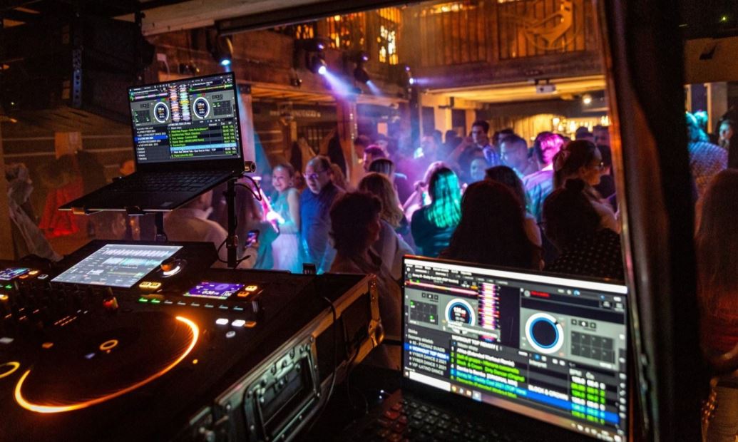 HALLOWEEN PARTY – DJ TWISTER