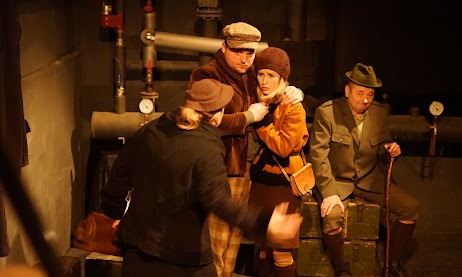 Divadlo HUGO: Kým kohút nezaspieva